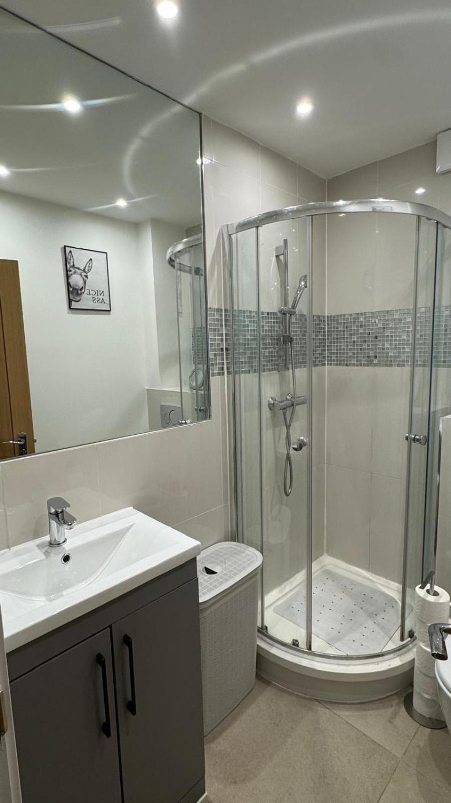 Central Apartment لندن المظهر الخارجي الصورة
